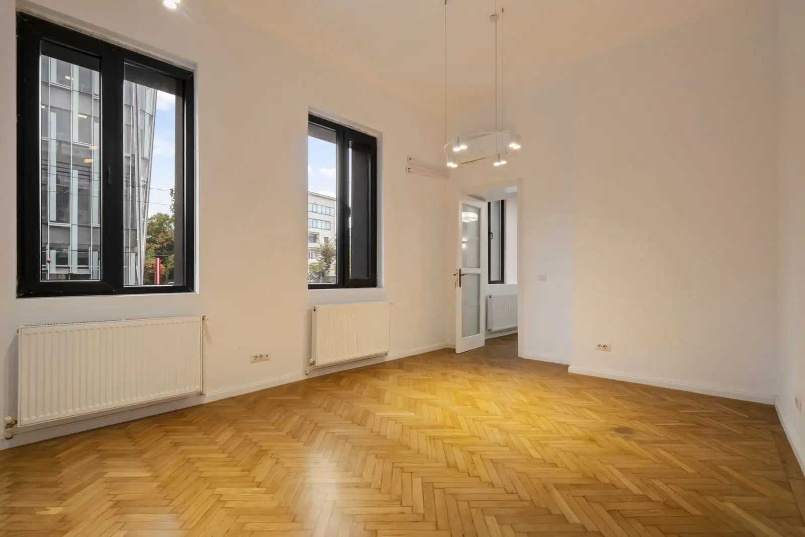 Dorobanți | Apartament 3 camere | 95 mp | Renovat 2026 — imaginea 1 din 15
